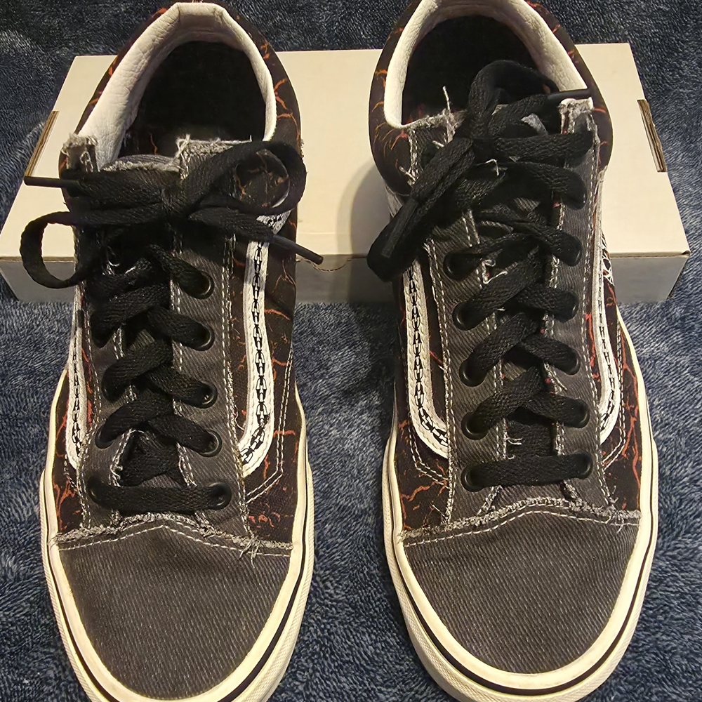 Vans x Stranger Things Style 36 "Hellfire Club"  (Size: US Men's - 10) - Picture 3 of 7